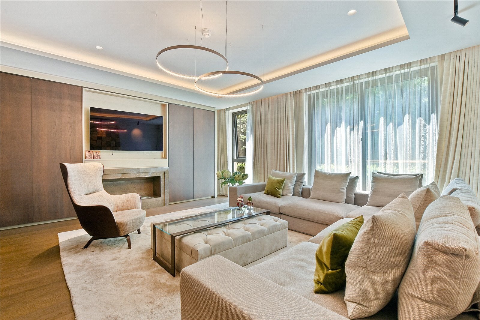 Flat Campden Hill in Greater London