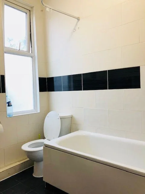 Room Barking Road in Greater London