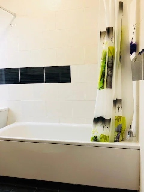 Room Barking Road in Greater London