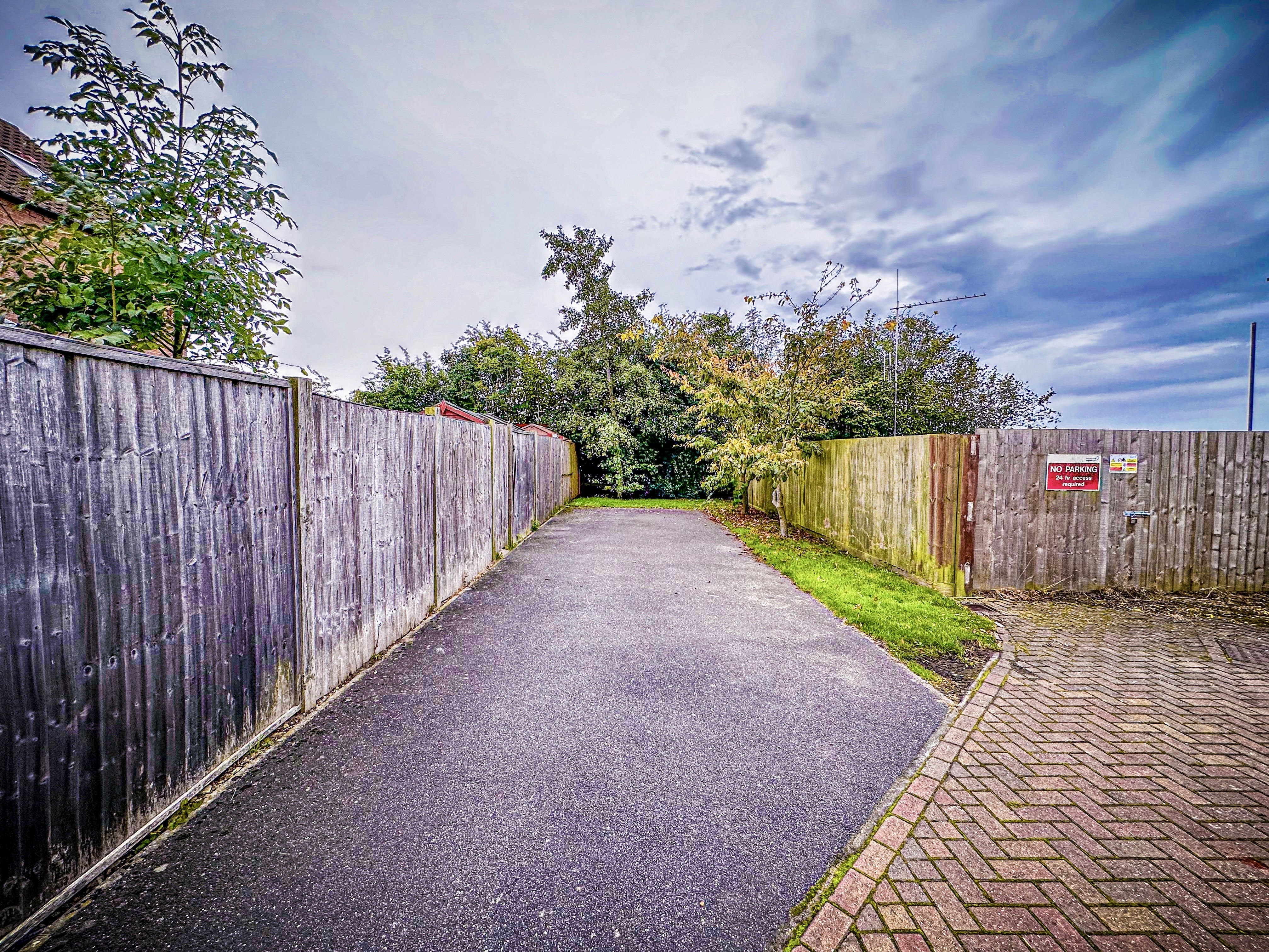 House Saint Lawrence Drive in West Lindsey