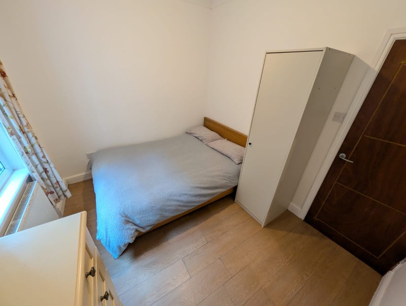 Room Tenby Close in Greater London