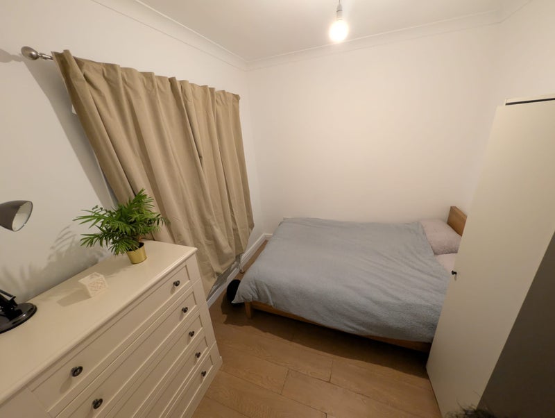 Room Tenby Close in Greater London