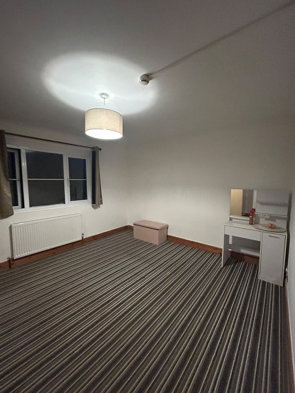 Flat Upper Tooting Road in Greater London