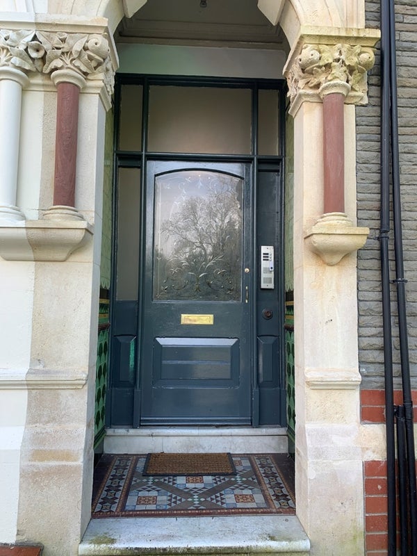 Flat Ninian Road in Cardiff