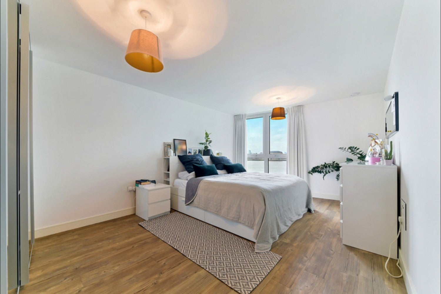 Flat Cable Walk in Greater London