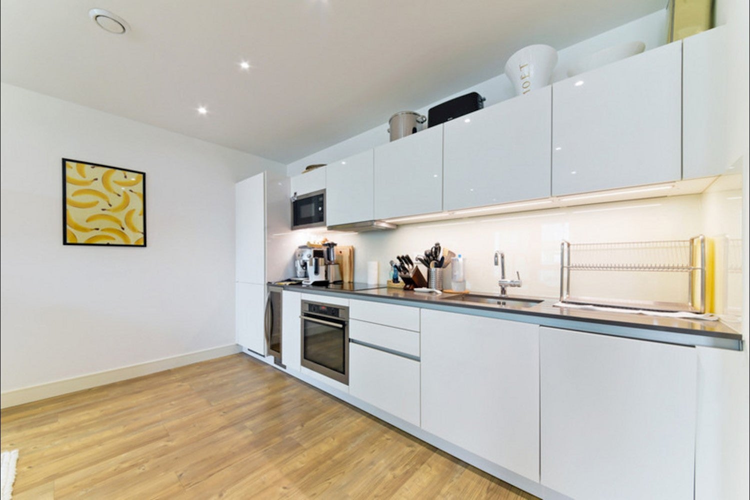 Flat Cable Walk in Greater London