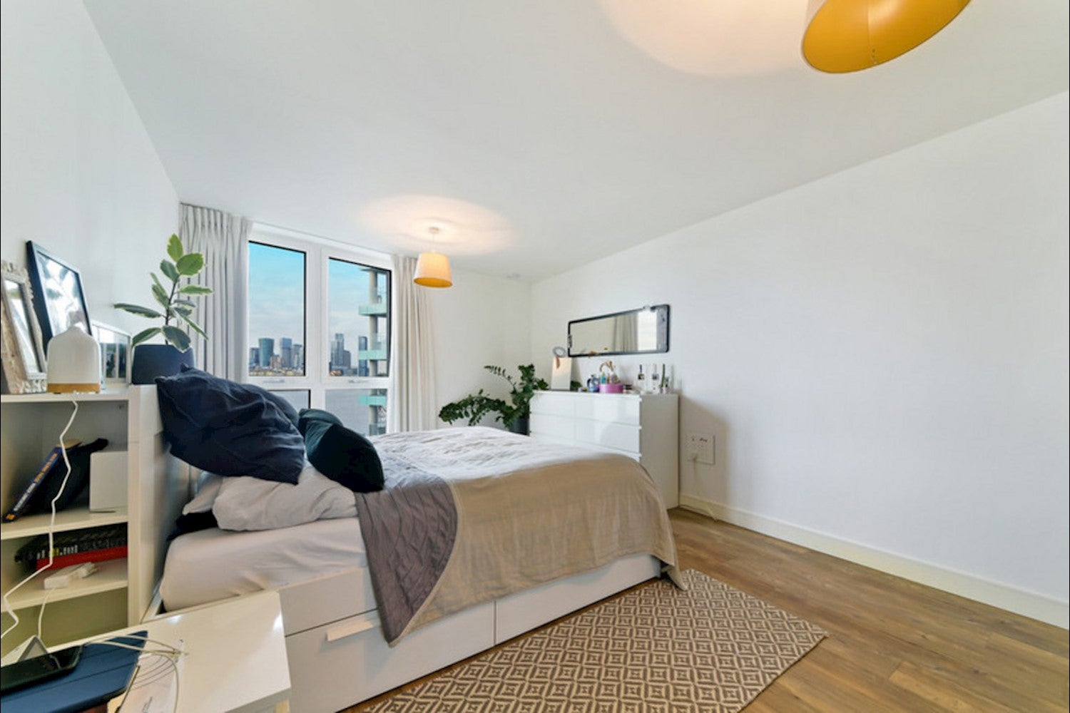 Flat Cable Walk in Greater London