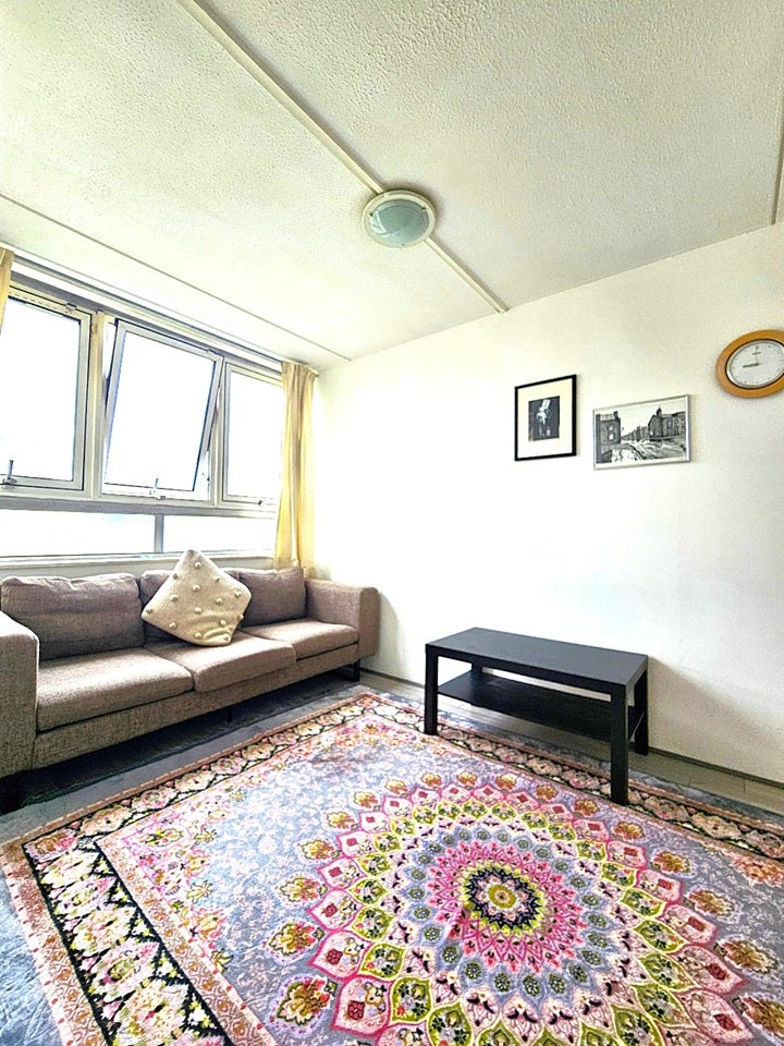 Flat Charlotte Despard Avenue in Greater London