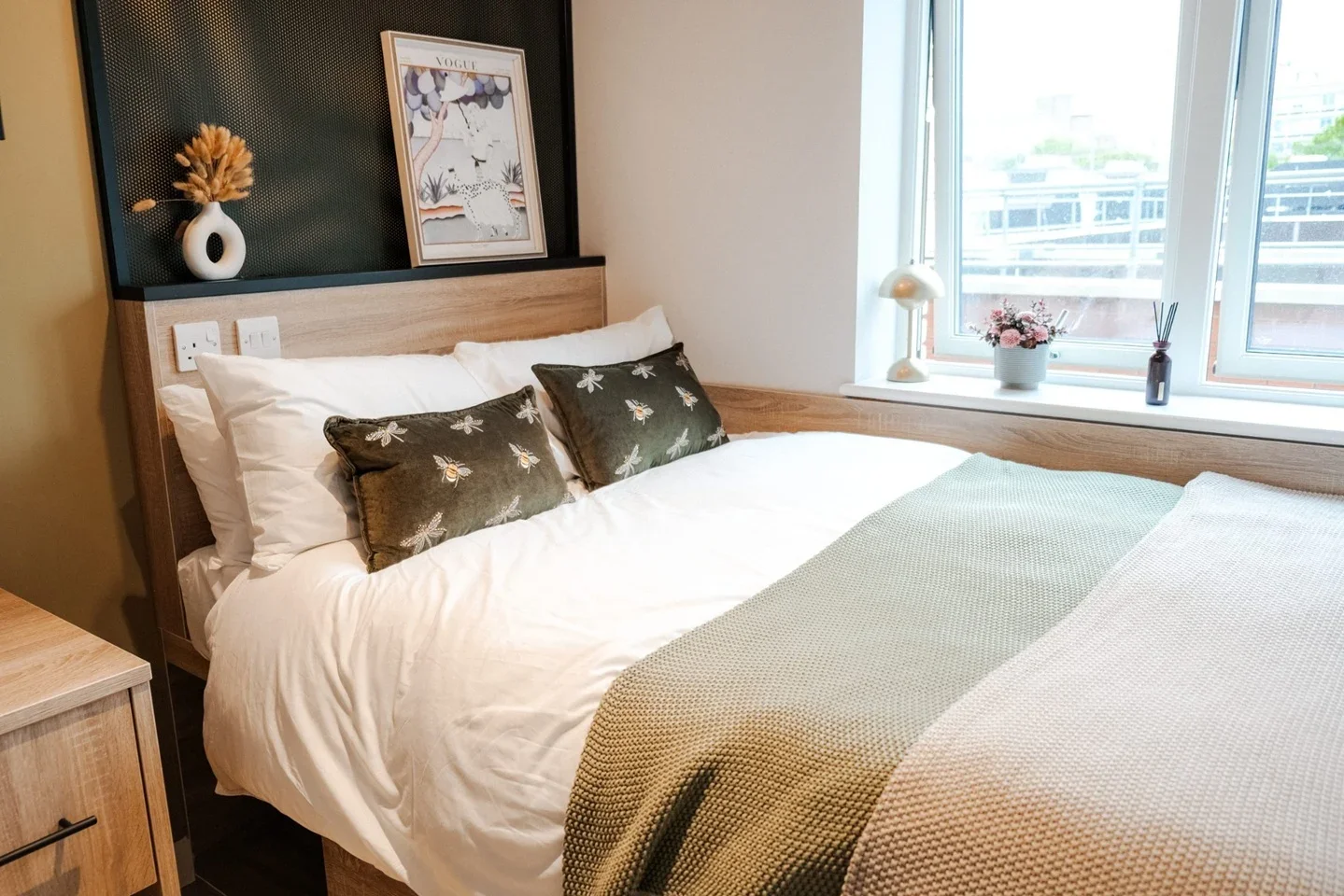 Room Avonmouth Street in Greater London