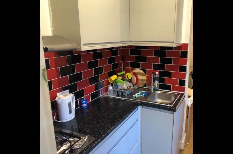 Room Cassiobury Road in Greater London