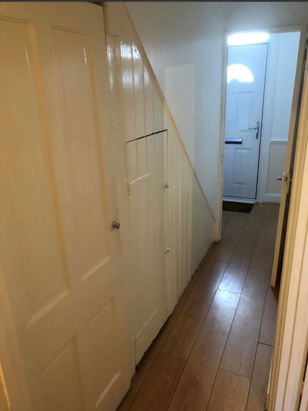 Room Cassiobury Road in Greater London