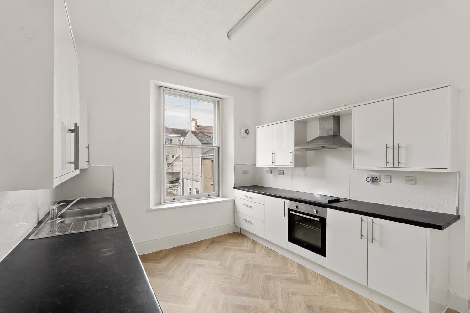 Flat Wyndham Street West in Plymouth