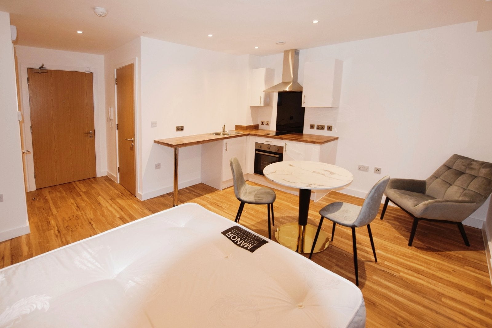 Flat Pomona Strand in Trafford