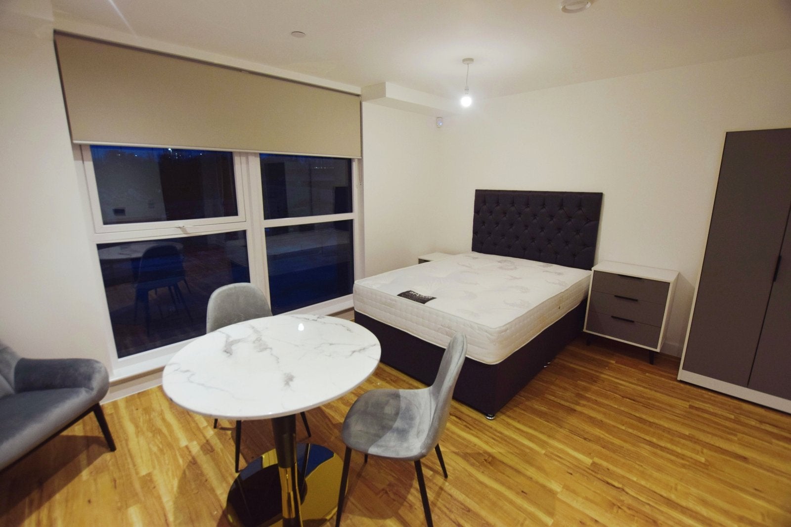 Flat Pomona Strand in Trafford