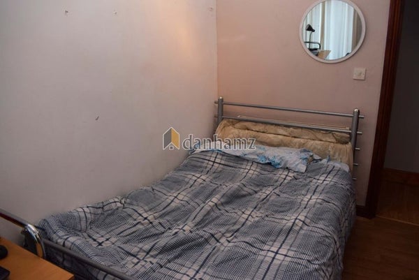 Room Woodsley Road in Leeds