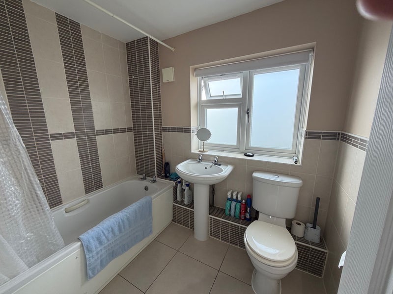 Room Falkenham Rise in Basildon