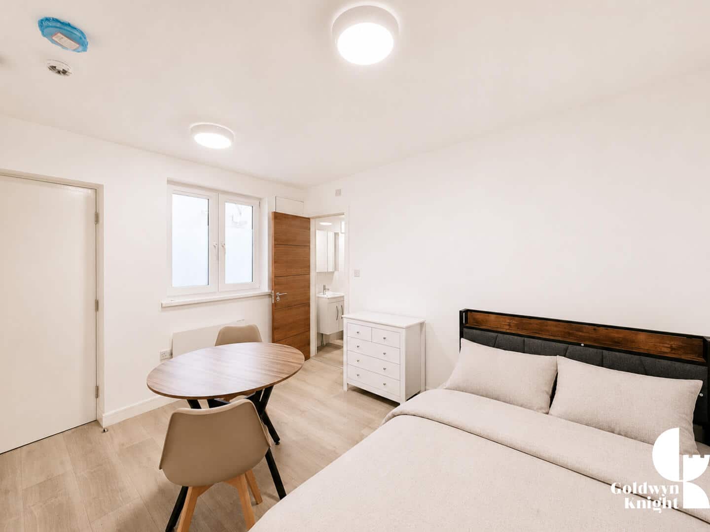 Room Hythe Street in Dartford