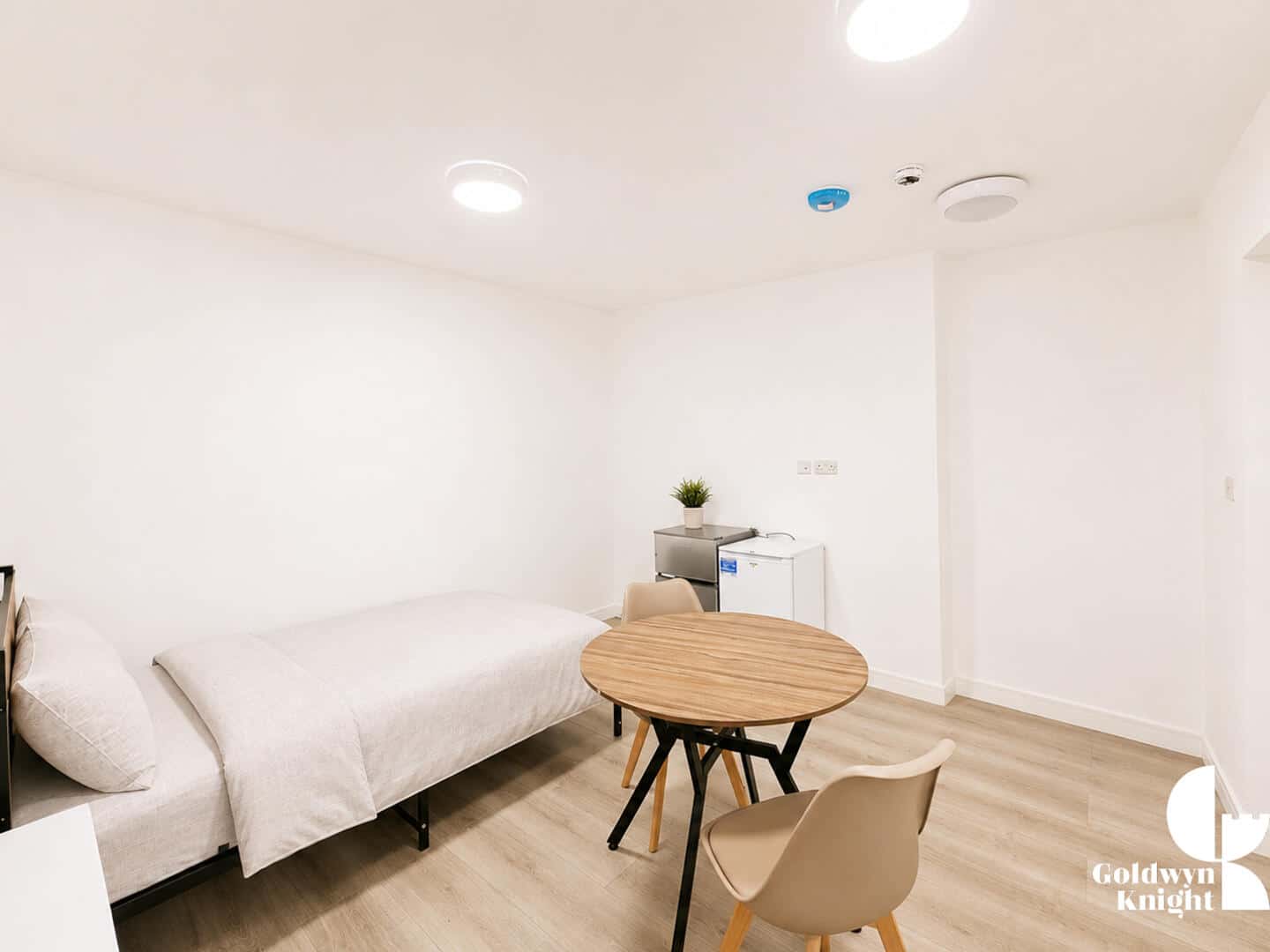 Room Hythe Street in Dartford