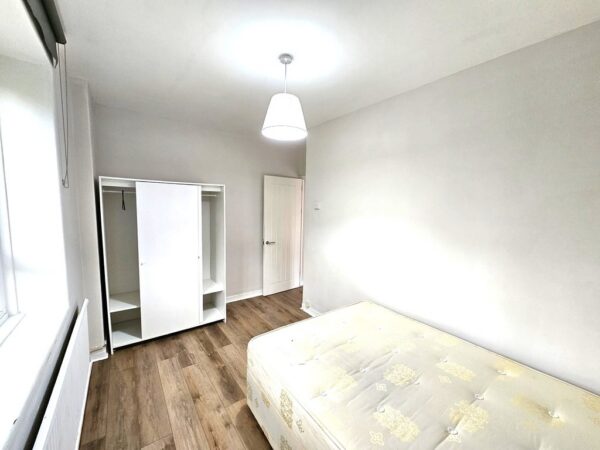 Flat Havelock Close in Greater London