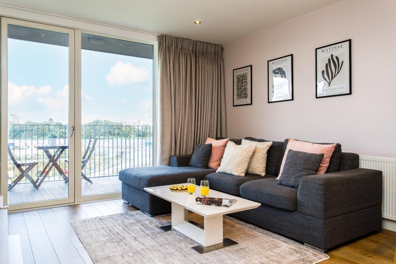 Room Nicholson Square in Greater London