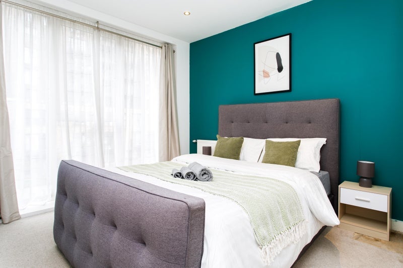 Room Nicholson Square in Greater London