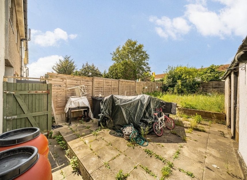 House Layfield Crescent in Greater London