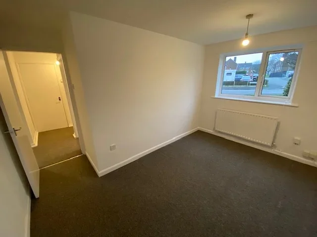 Flat Covert Close in Ashfield