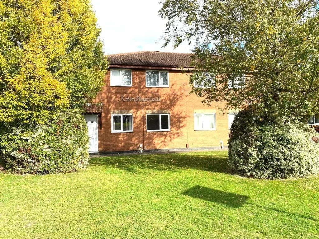Flat Covert Close in Ashfield