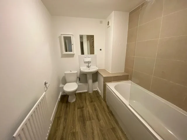 Flat Covert Close in Ashfield