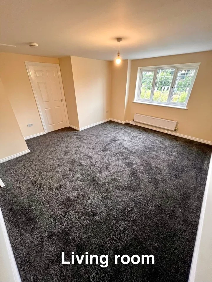 Flat Hazelmere Gardens in Greater London