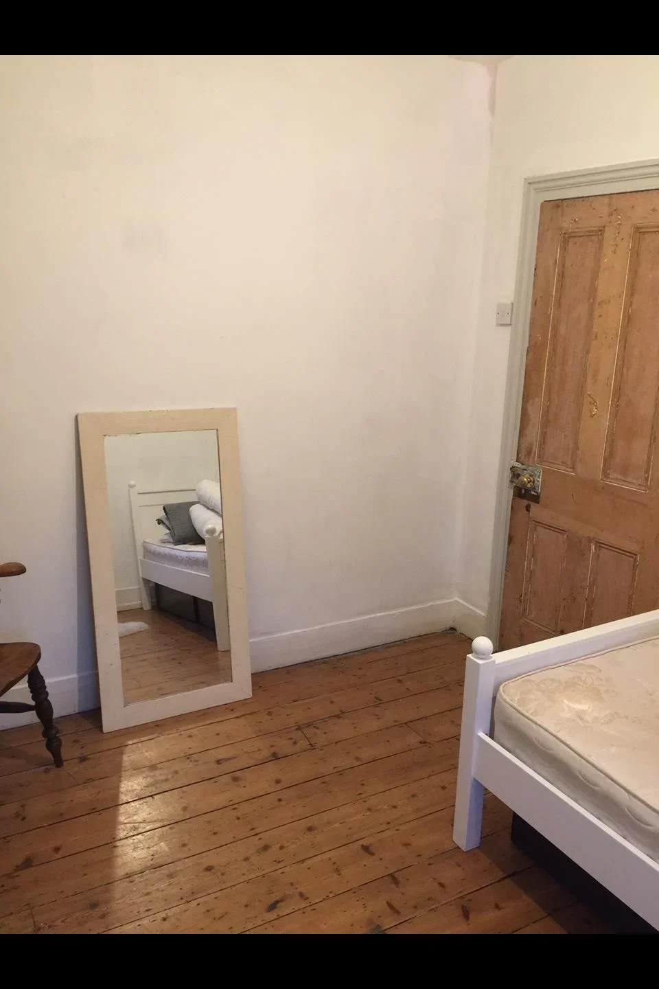 Room Musjid Road in Greater London