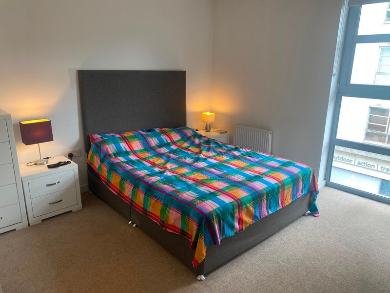 Room Wentworth Street in Greater London