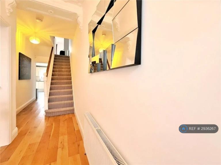 Room Sidney Road in Borough of Spelthorne
