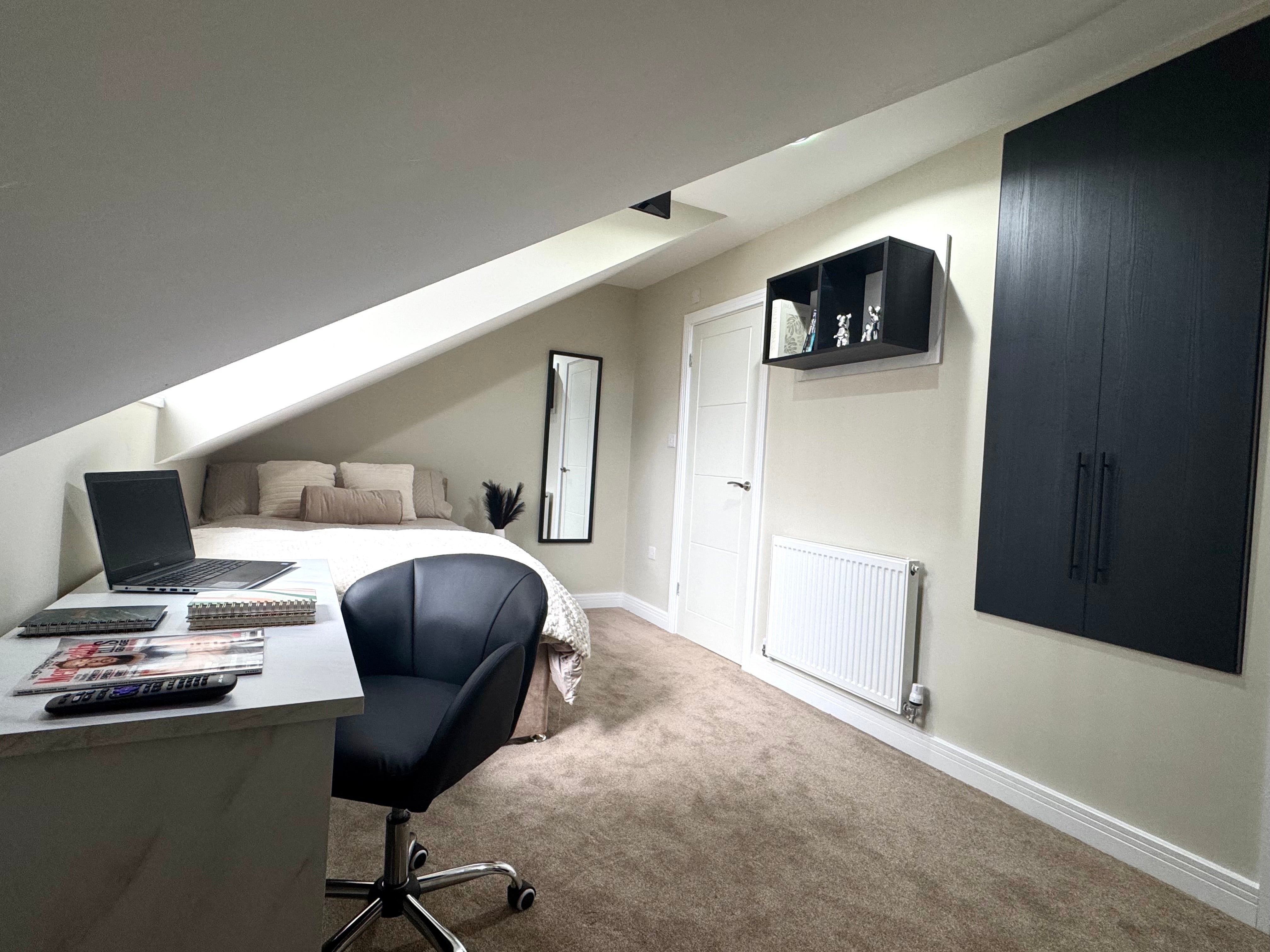 Room Dawlish Road in Birmingham