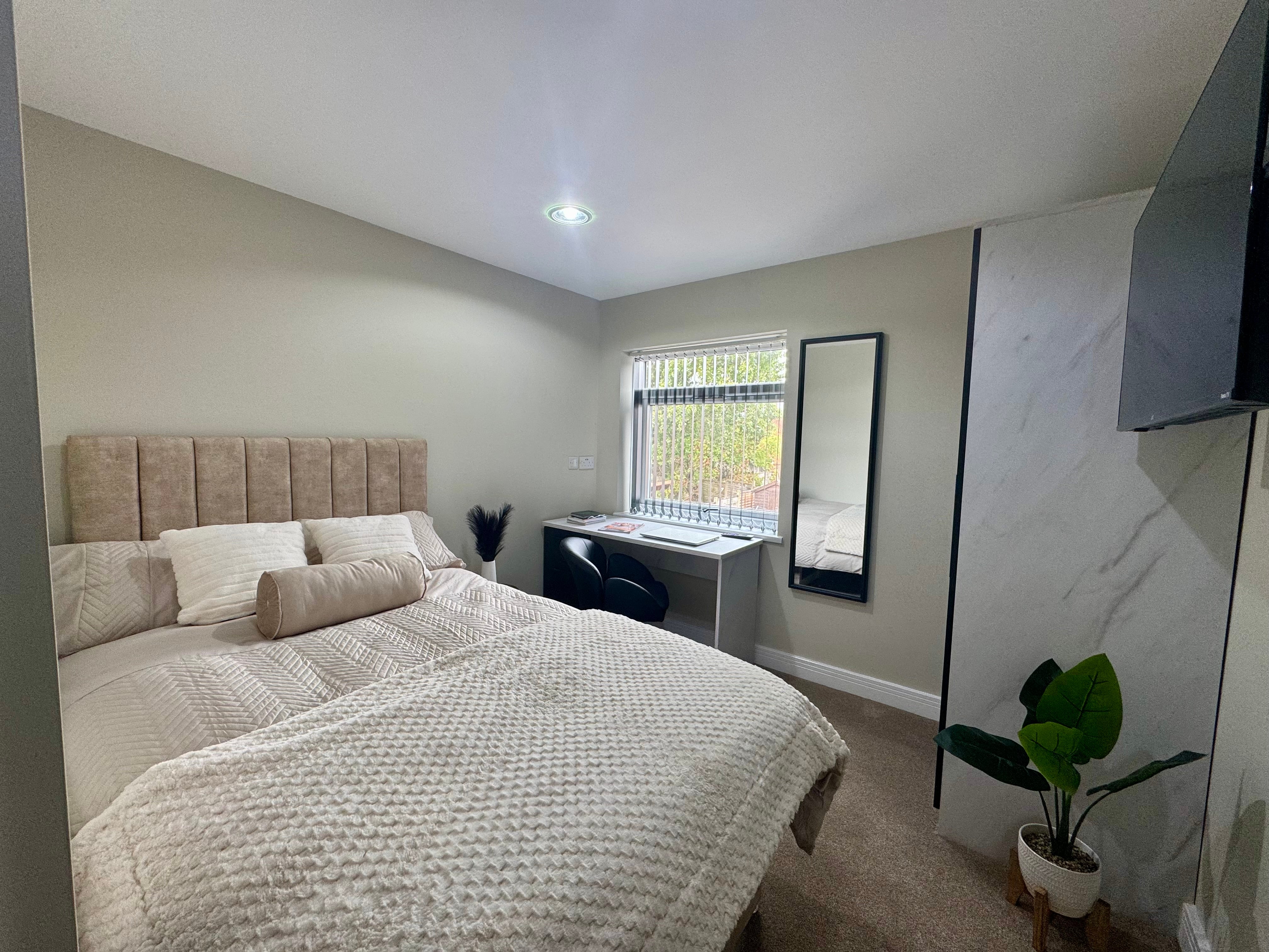 Room Dawlish Road in Birmingham