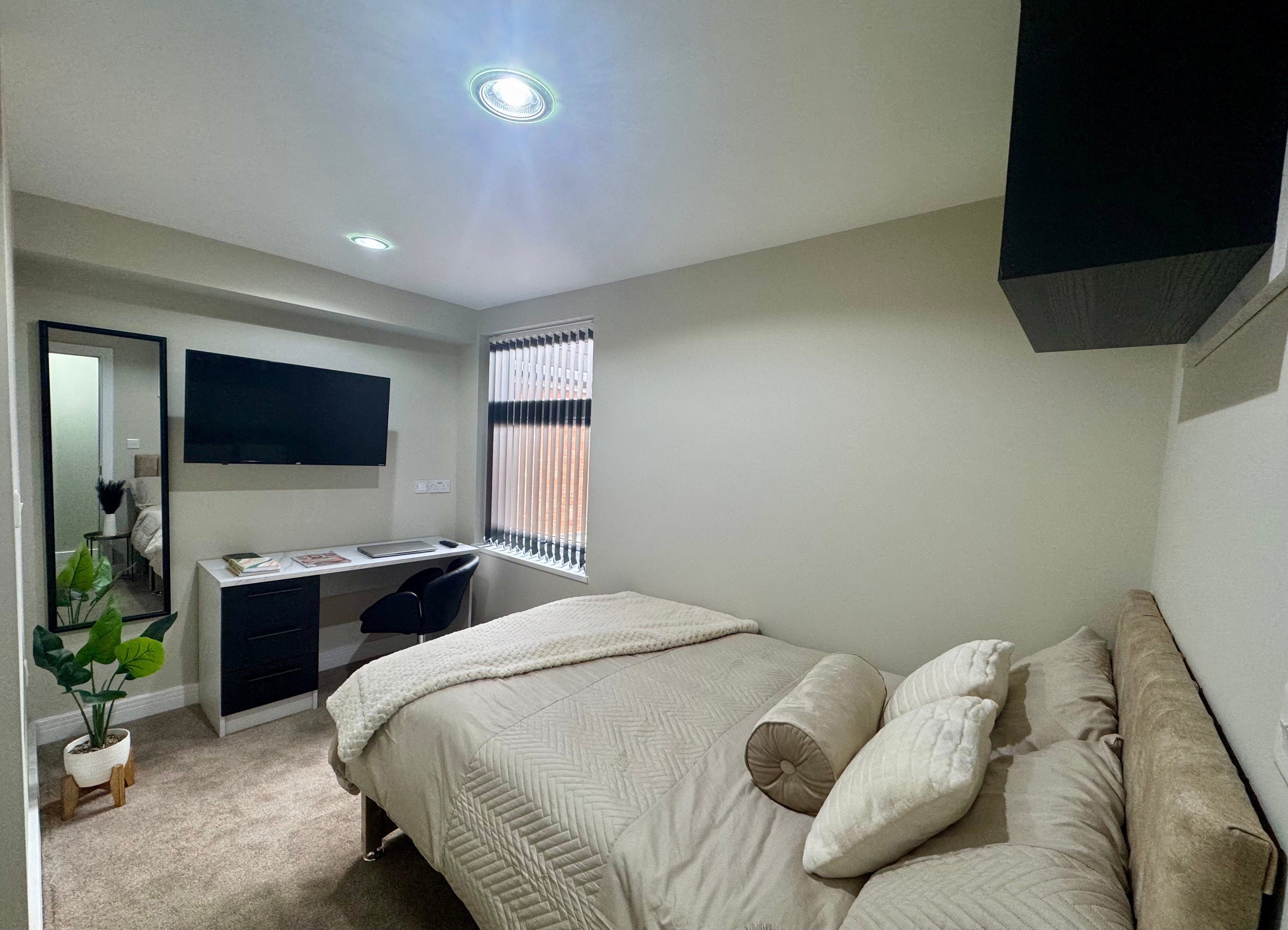 Room Dawlish Road in Birmingham