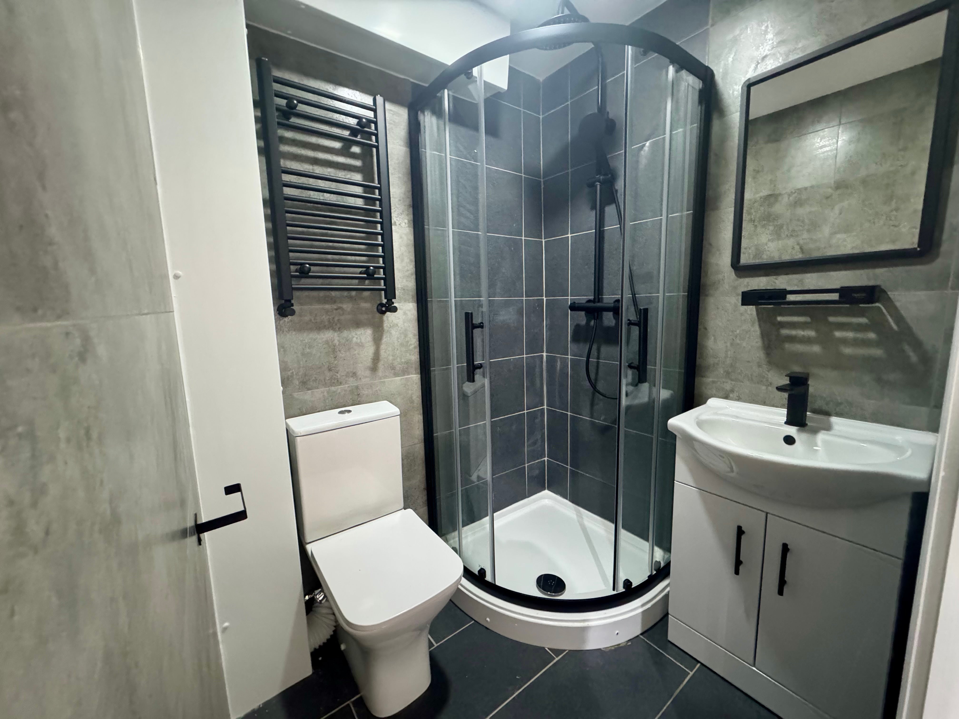 Room Dawlish Road in Birmingham