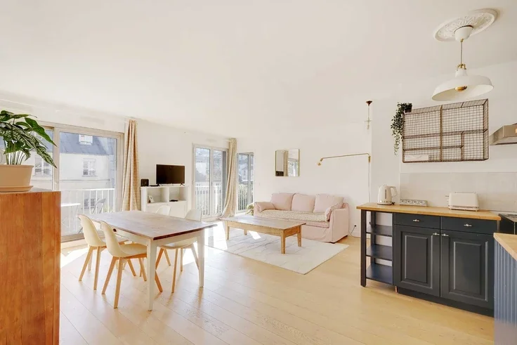 Flat Rue Bouchardon in Paris