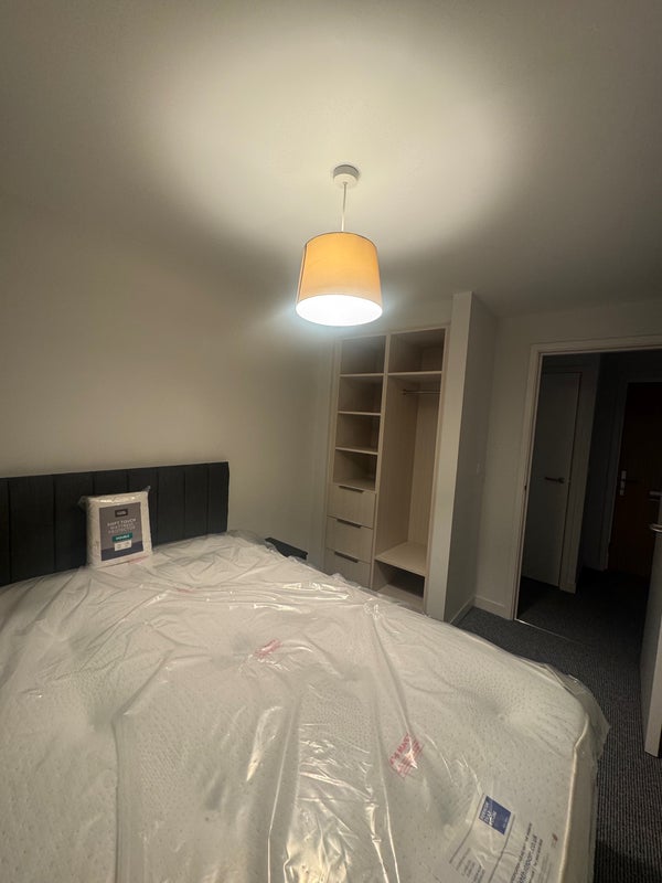 Room Chippenham Road in Manchester