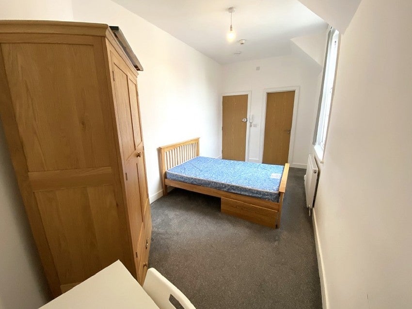 Flat Crasswell Street in Portsmouth