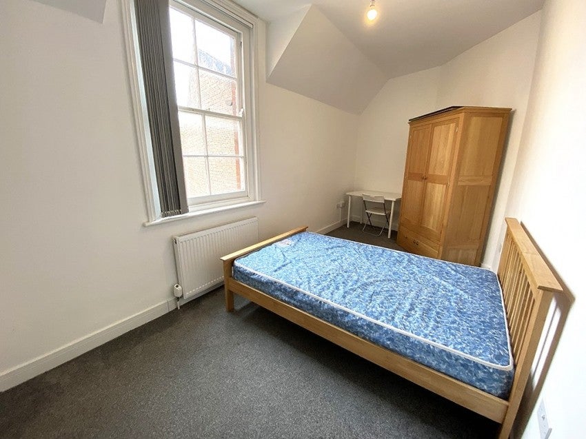 Flat Crasswell Street in Portsmouth