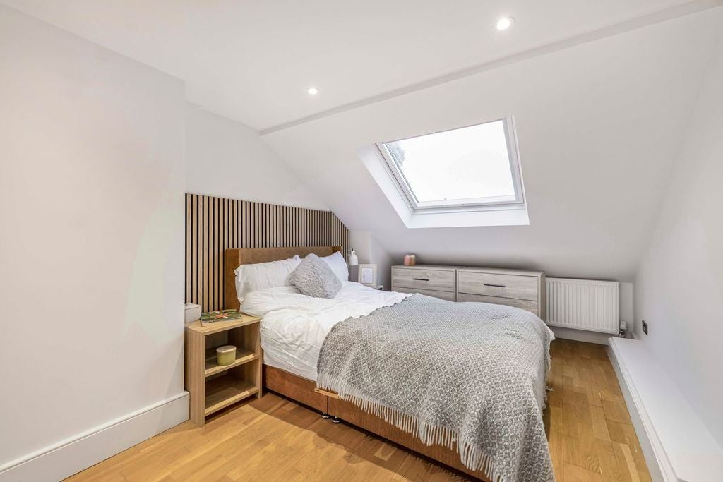 Room Holbeach Road in Greater London