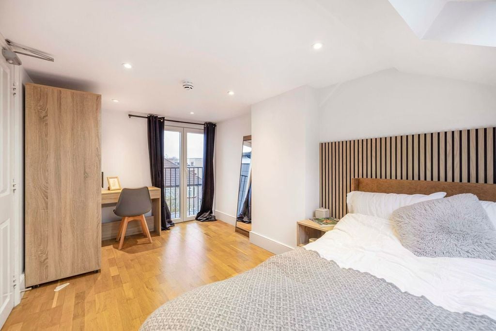 Room Holbeach Road in Greater London
