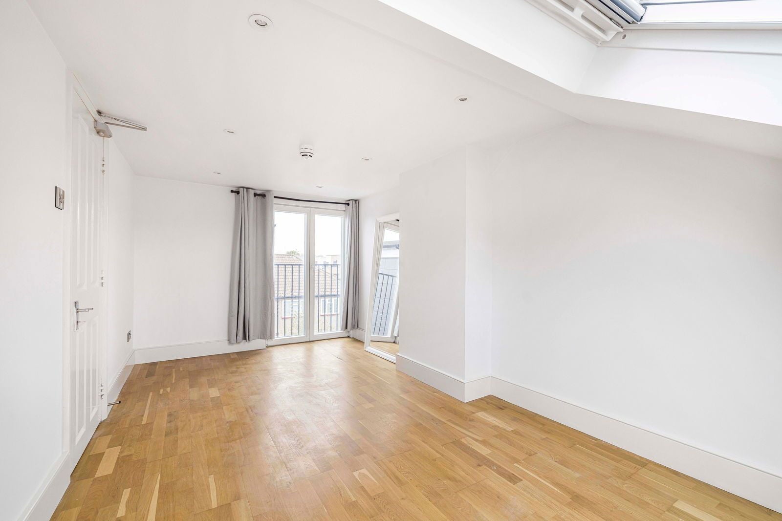 Room Holbeach Road in Greater London