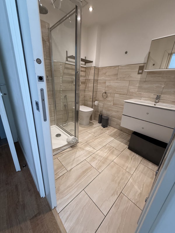 Room Clerkenwell Road in Greater London