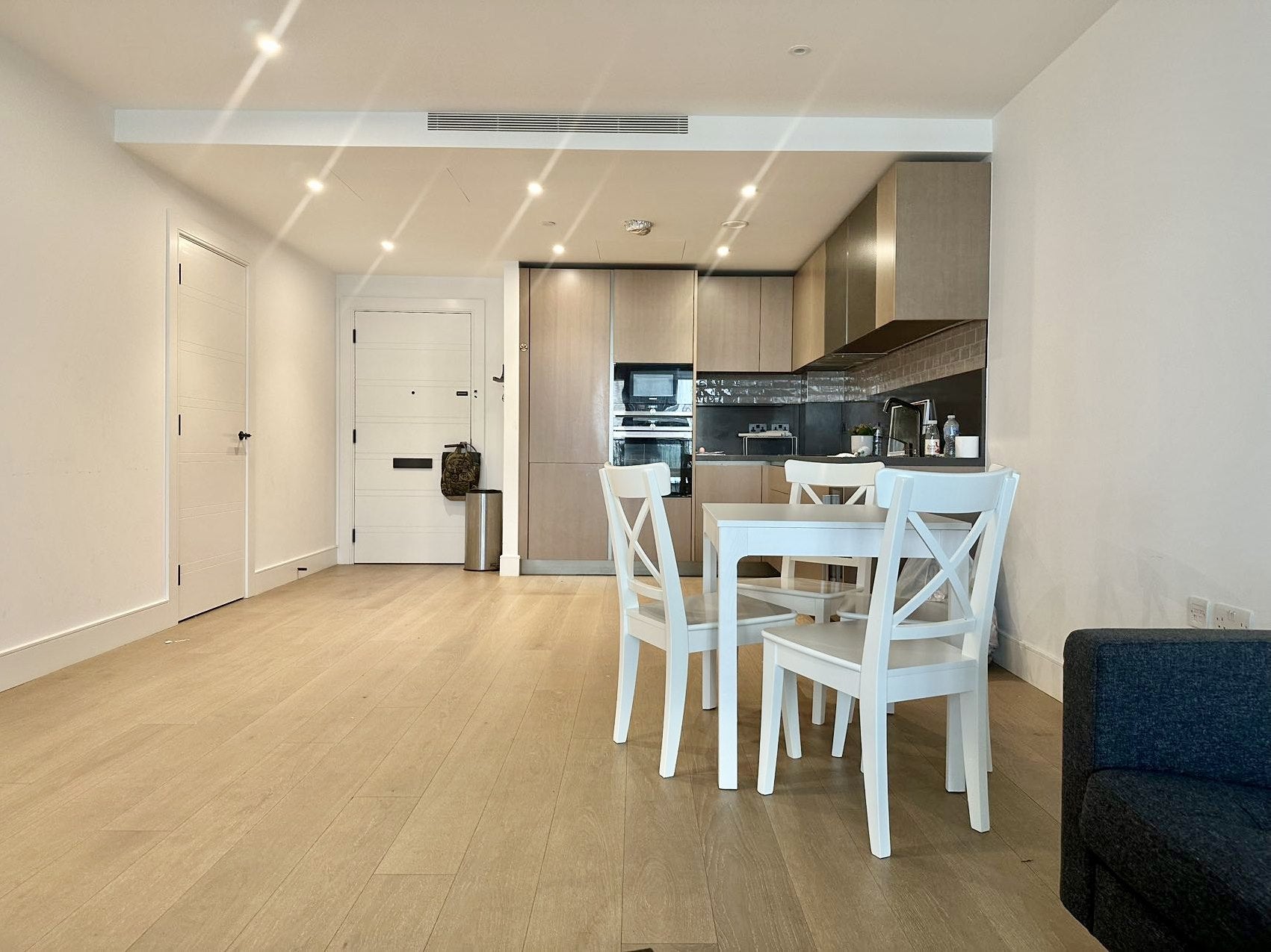 Flat Prince of Wales Drive in Greater London
