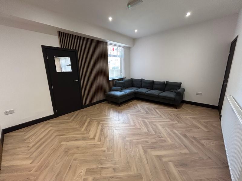 Room Sherwood Road in Bassetlaw