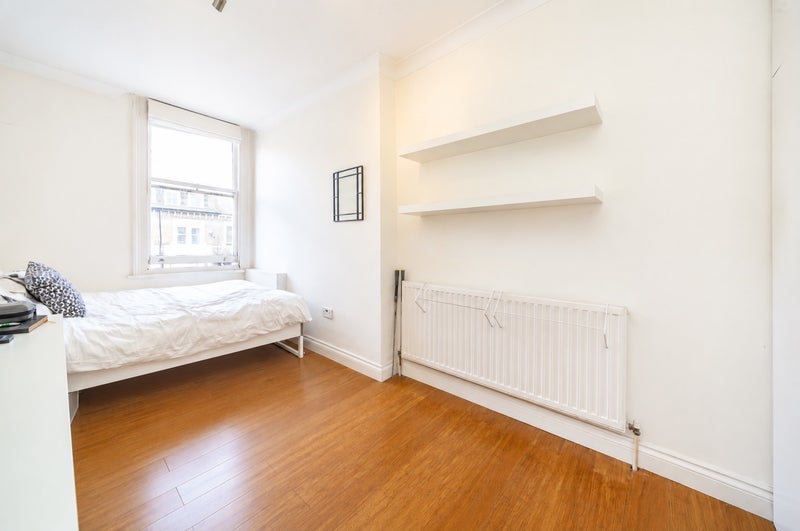 Flat Sinclair Road in Greater London