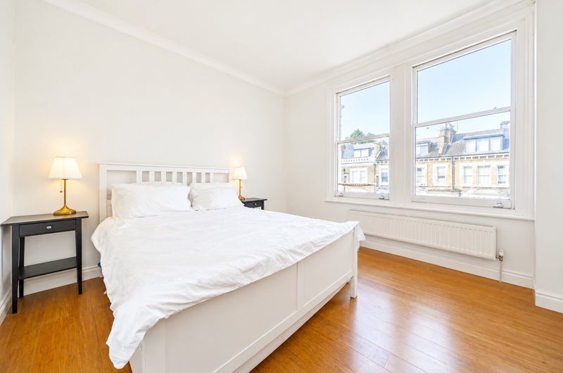 Flat Sinclair Road in Greater London