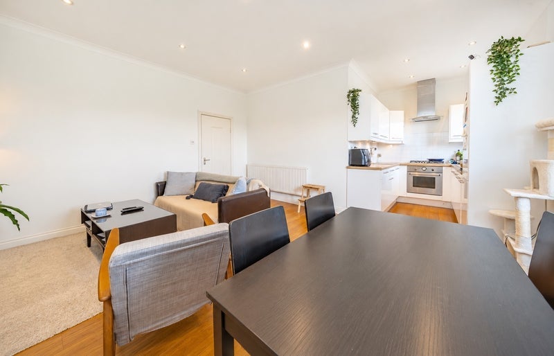 Flat Sinclair Road in Greater London
